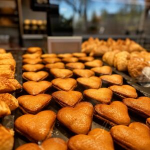 Vier de liefde met de heerlijke Valentijns traktaties van ’t Stoepje! 💕