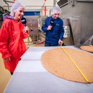 Bakkerij ‘t Stoepje bakt de grootste Haverkoek van Nederland voor Missie 538